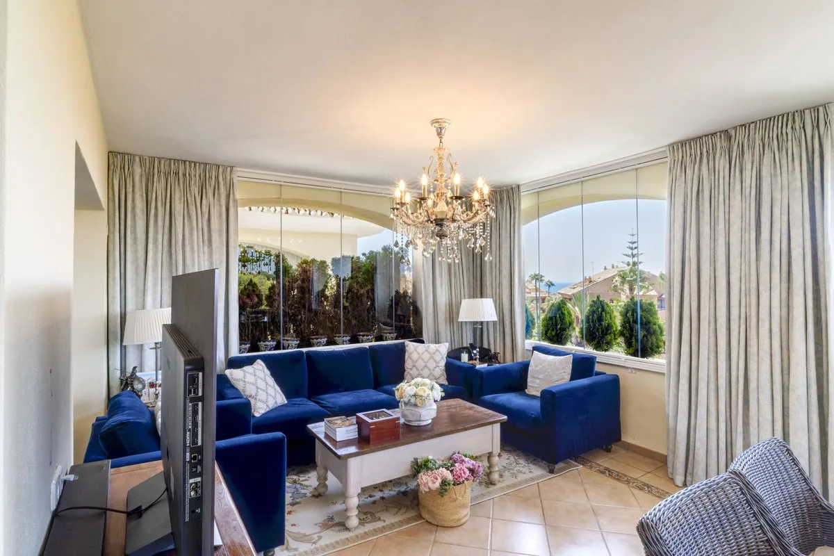 f8ab3d08-7157-4733-82fd-7c18914f9db1