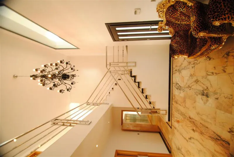 b09a0789-ded3-404b-af01-d0c16ec3322c