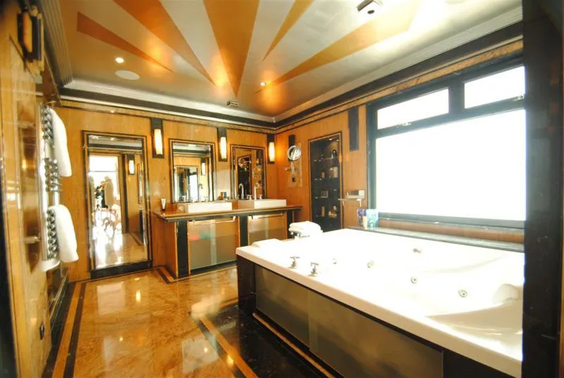 ef7b64c5-0883-4202-af59-736476c88098