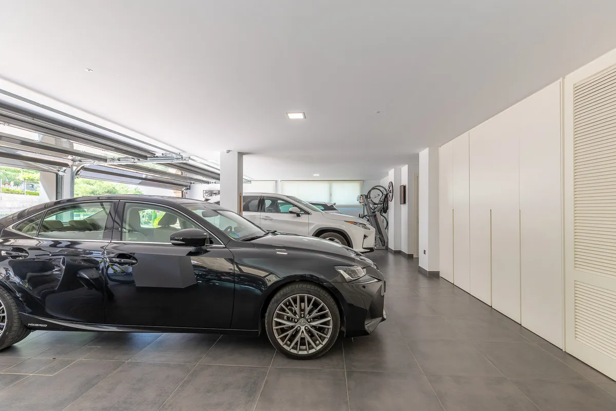 0c417588-c24b-412c-943b-6a979798f192