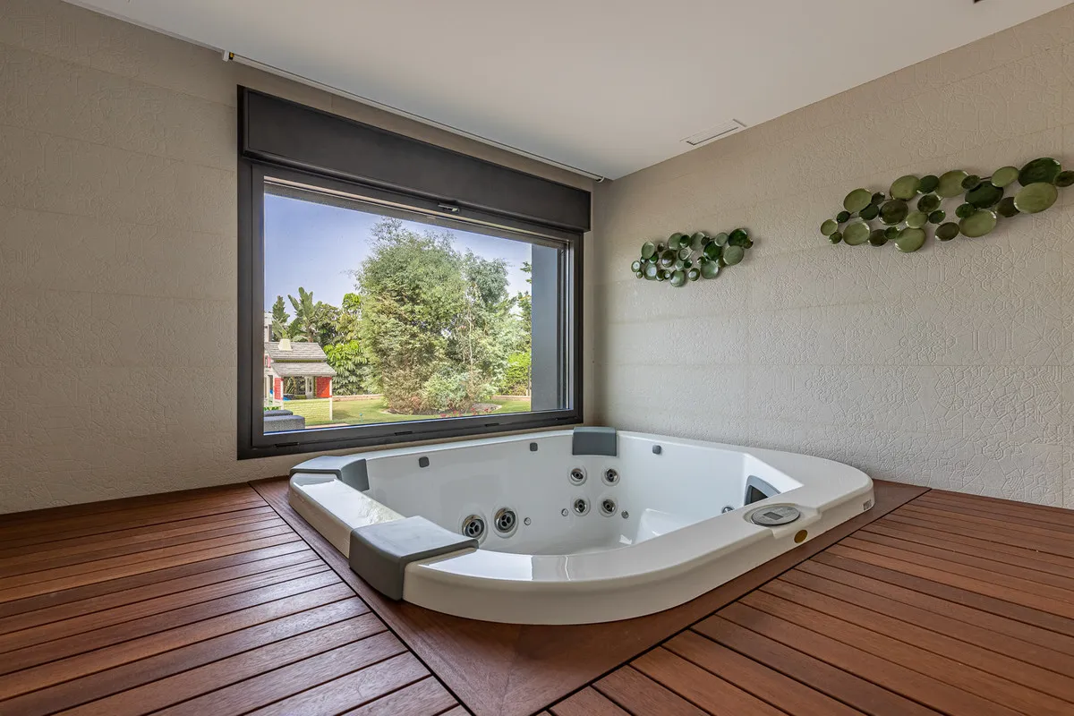 19fbcd8e-9804-415a-ba87-fa9968cb14df