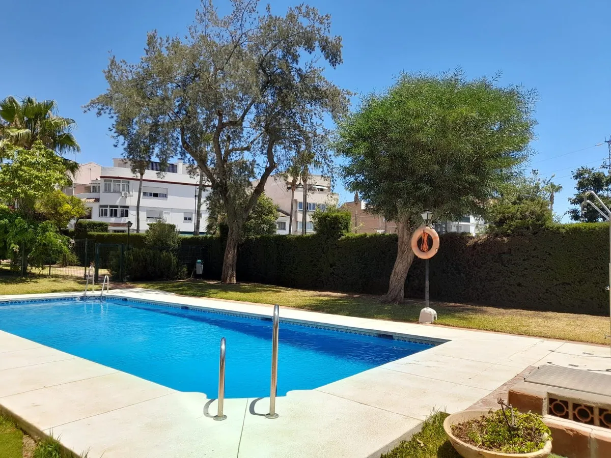 e507b4c8-5711-49c8-ad02-9e6e209adb03