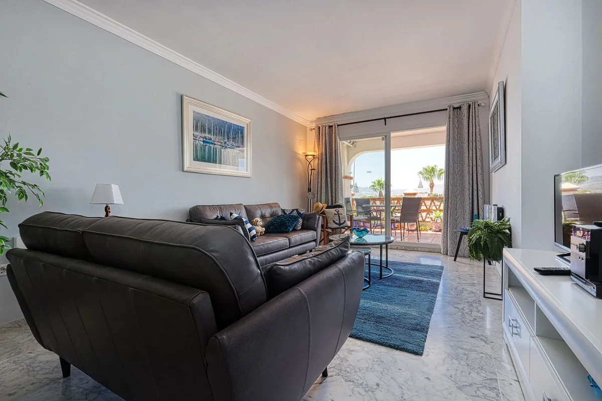 4c156b63-eb0a-4812-beb7-b49841570151