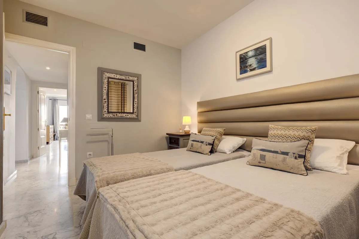 5048397c-3641-43c9-8e78-07a0ce660767