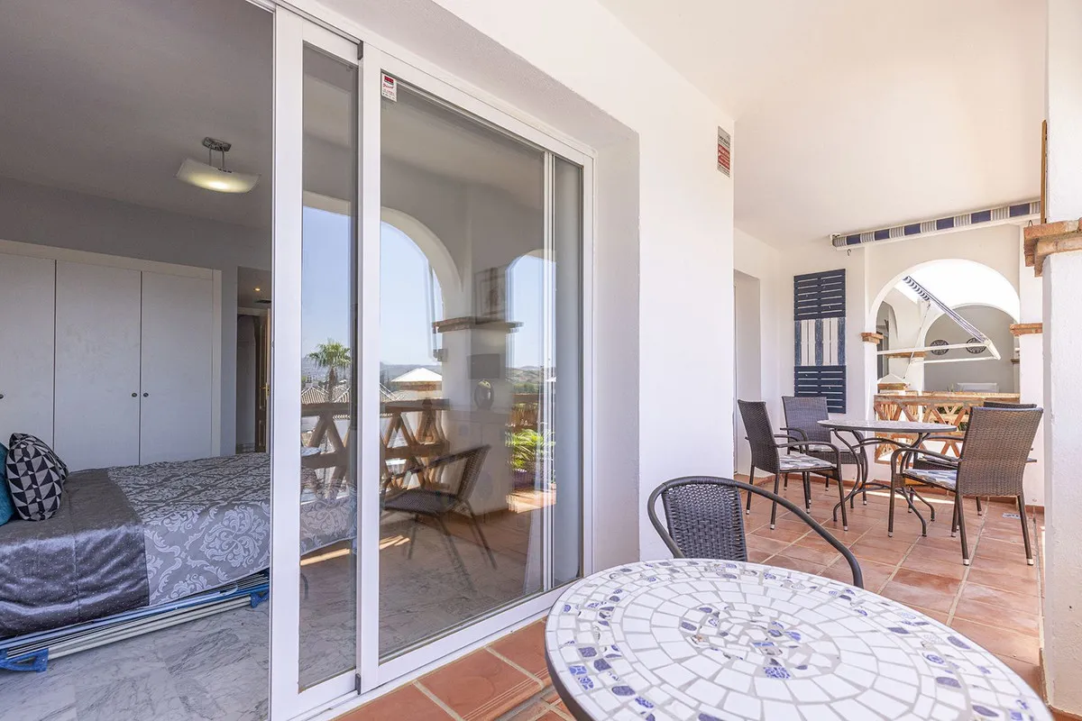 5f1cd568-72a3-402a-9f24-0e26a6a30553