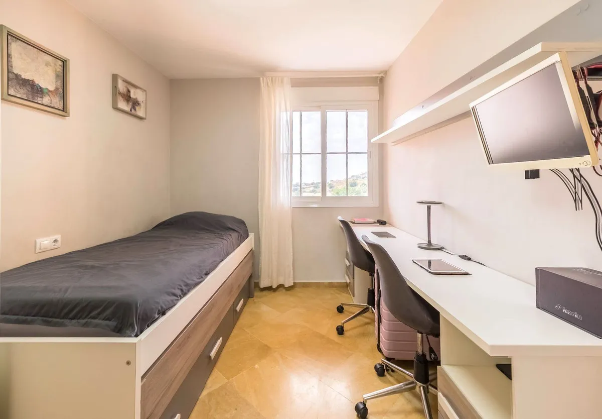 8f7bf3a4-ec77-4808-a3a1-18c3d82aaa66