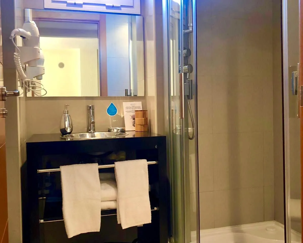 5aa1e049-7425-41a7-8f99-294dd3001a1b