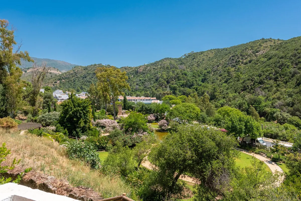 8afca247-9b18-4c41-983c-7dd24f006018