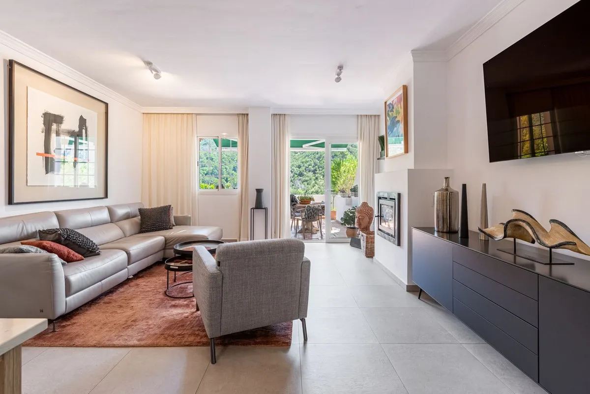 bb078f8e-08f2-4bda-bf8a-bd63563b0dfa