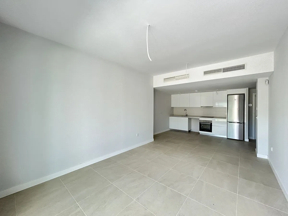 06e72a44-c038-4bcc-b21a-e4ce05559f42