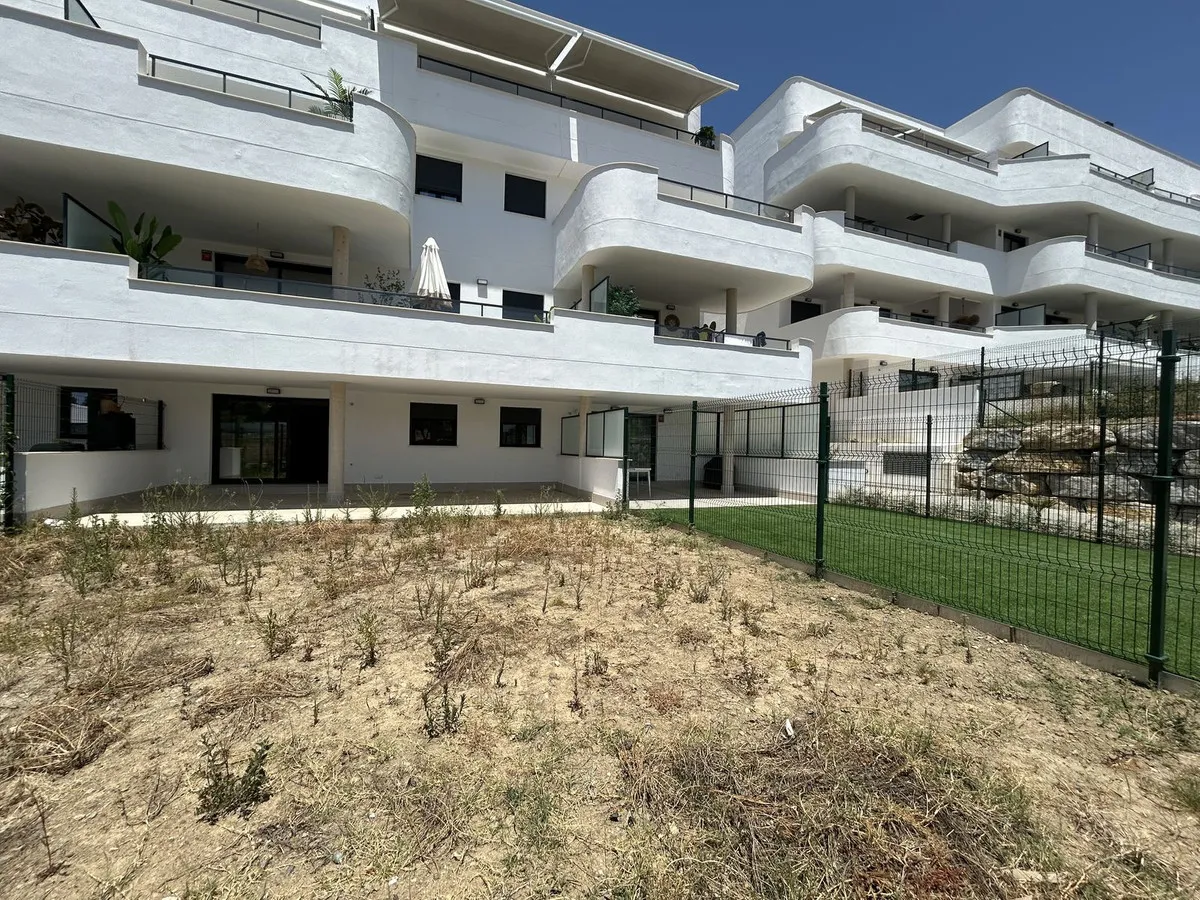 e4ceb6e9-859d-42bf-b8c0-4aba18982fe4