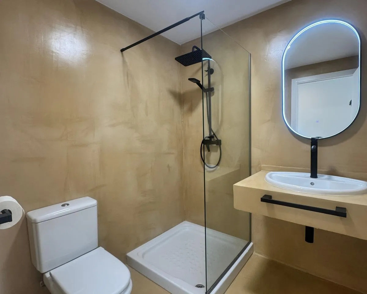 e18dbbfc-810b-438c-9e24-2a5b7c95afc1