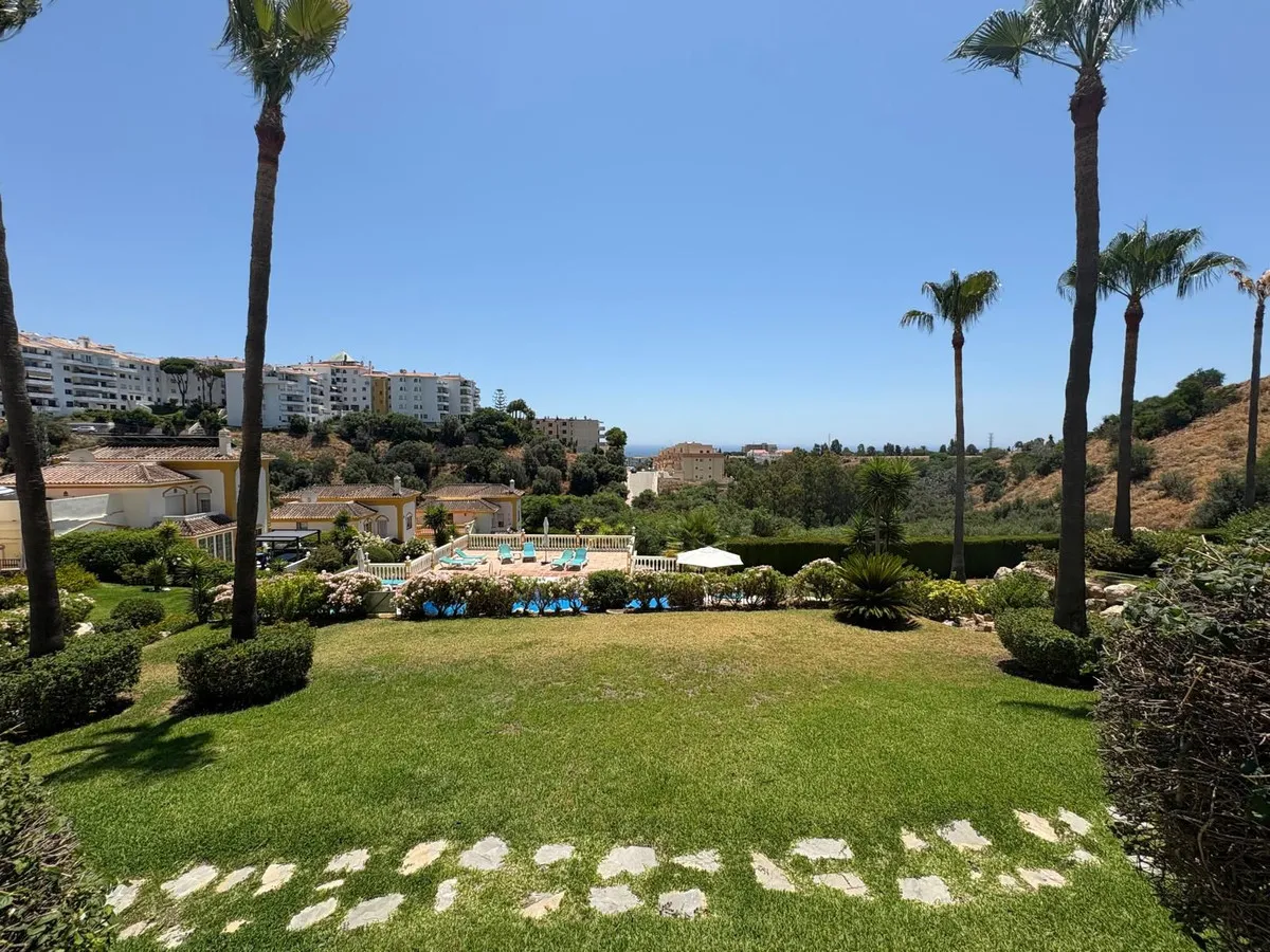 61dbdee3-6a02-47f1-a1a3-8a49a8ff5216