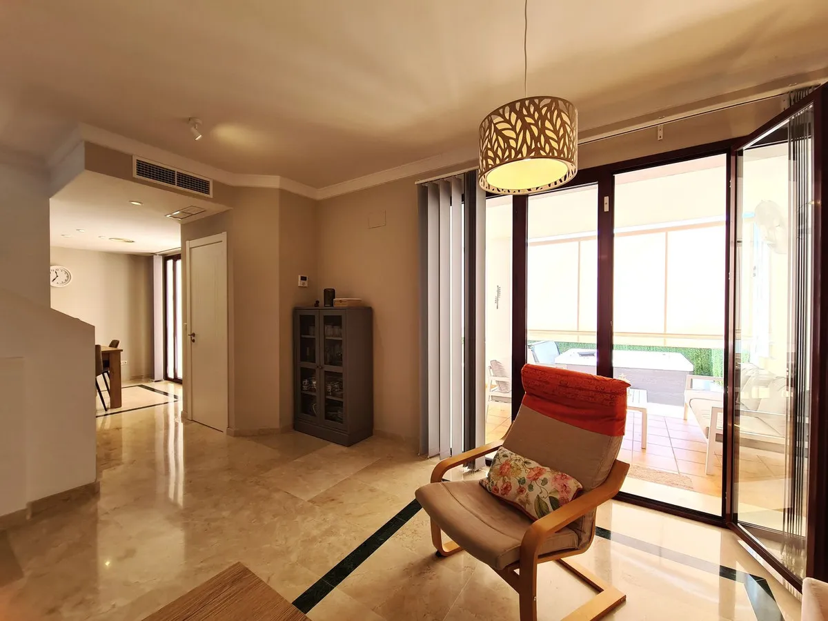 864eb6d5-5952-444e-9517-082121271417