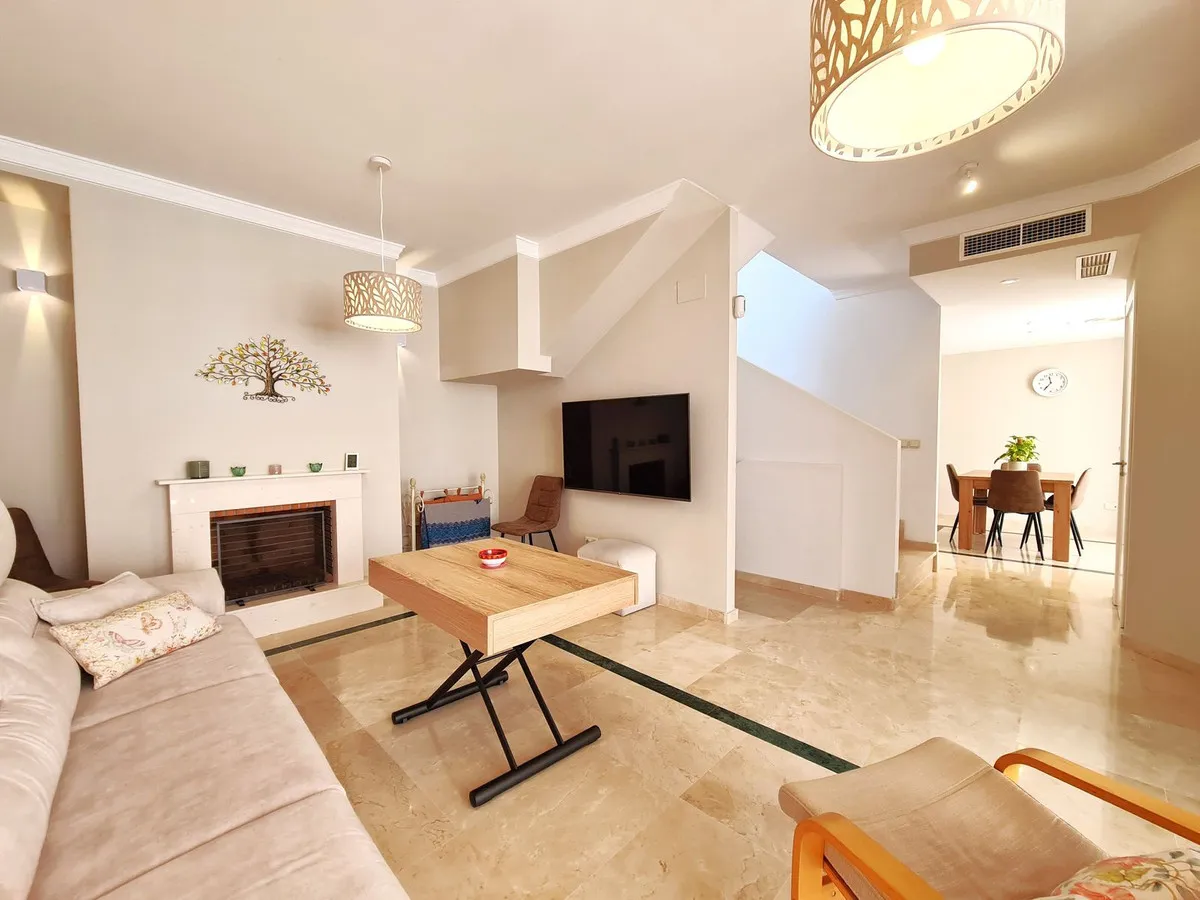 e4fc56fe-4521-49cf-9456-3ab57c2d41e1