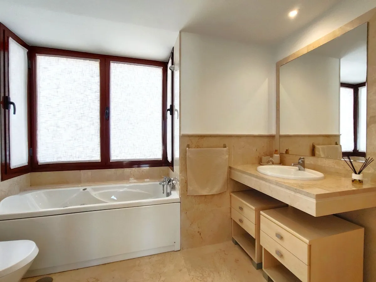 ff4056f0-5607-469c-ac63-9435b97a4ee5