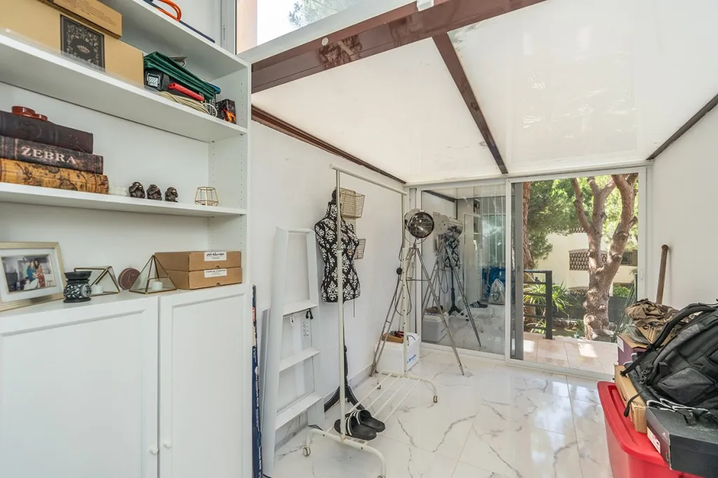 05e60201-c6ab-435f-ba03-bdaa7f4652a0