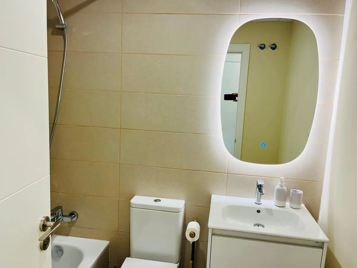 db2b9f87-a242-4800-b4aa-af9d851063ca