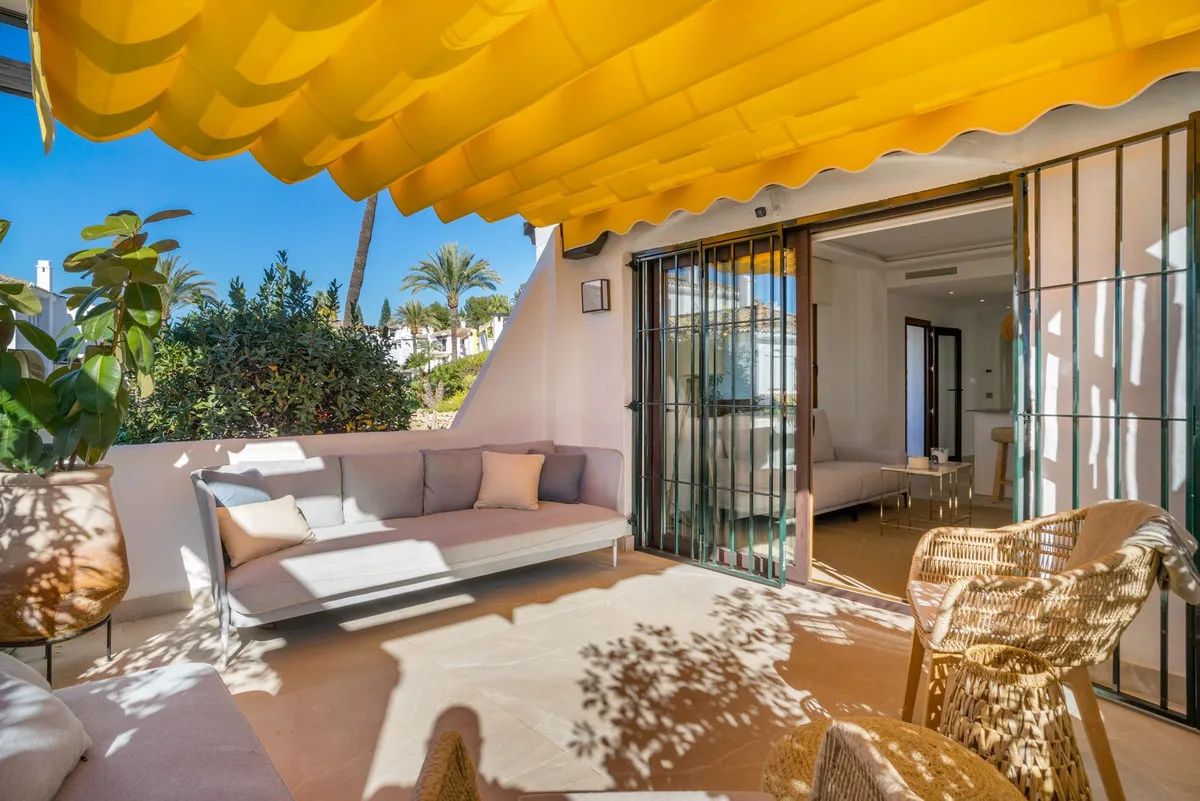 01b941d7-8603-4894-9184-9b56e7b79f9b