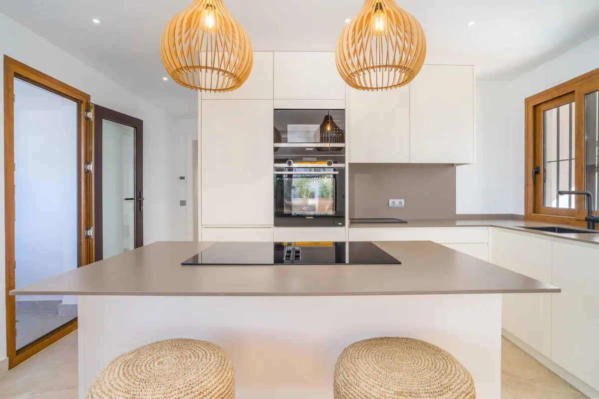 5c8ec37e-6951-40a4-a19b-4c2f05f885d8