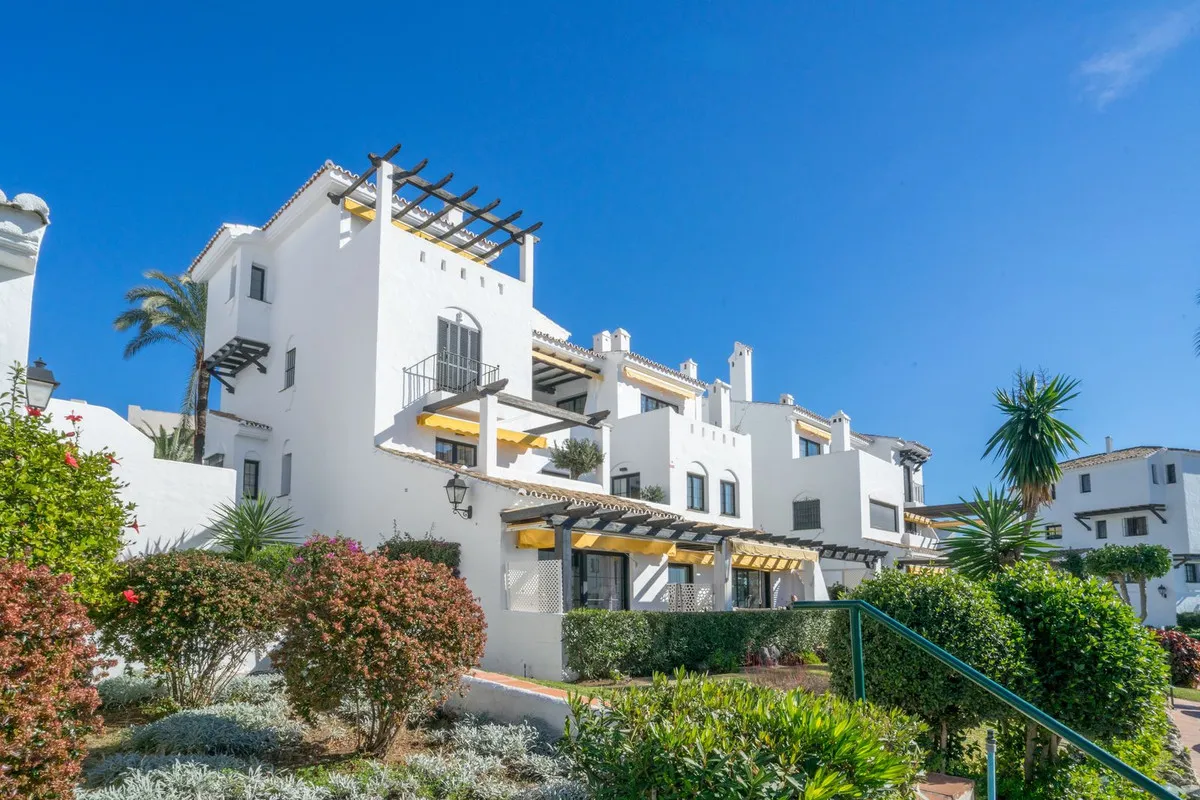 6c935c21-738c-4d42-998a-5ec41292149f