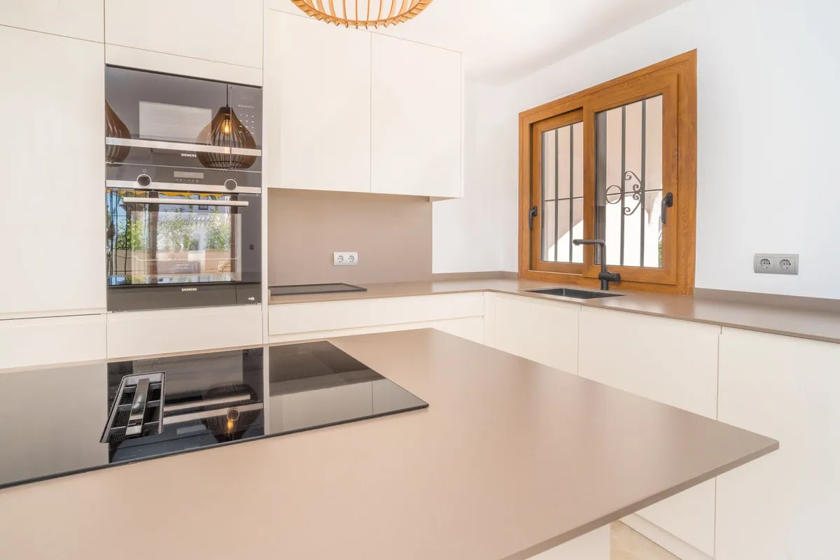 7bd94d8e-7ec1-4e18-8e87-0d1f74ac8bc4