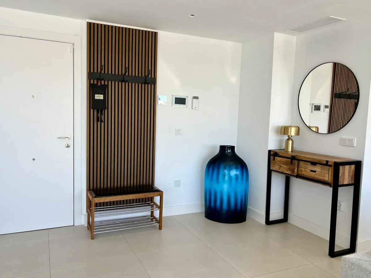 42d17094-f4cc-4559-b38c-3624a8342aad