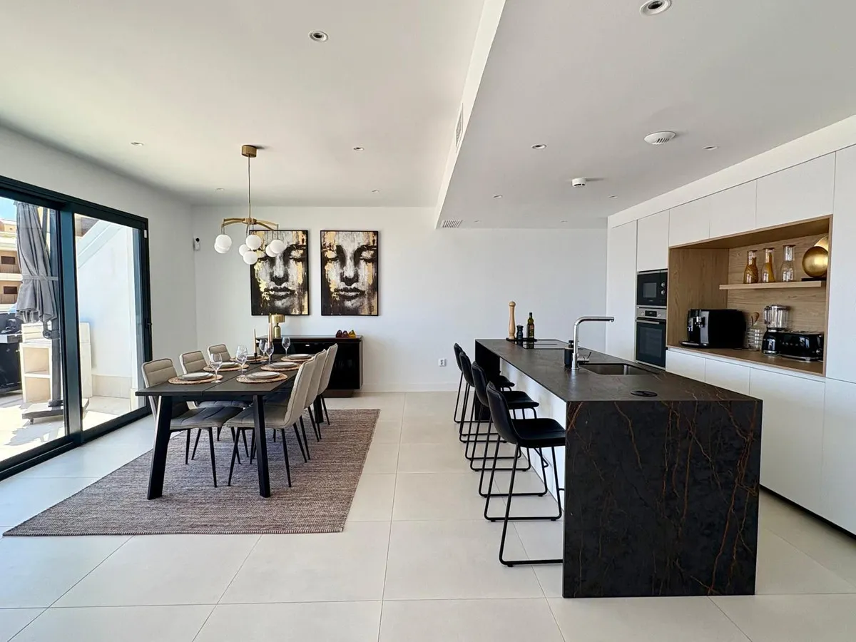 f9d2d074-8b7d-4ec1-99e3-4574a263474a