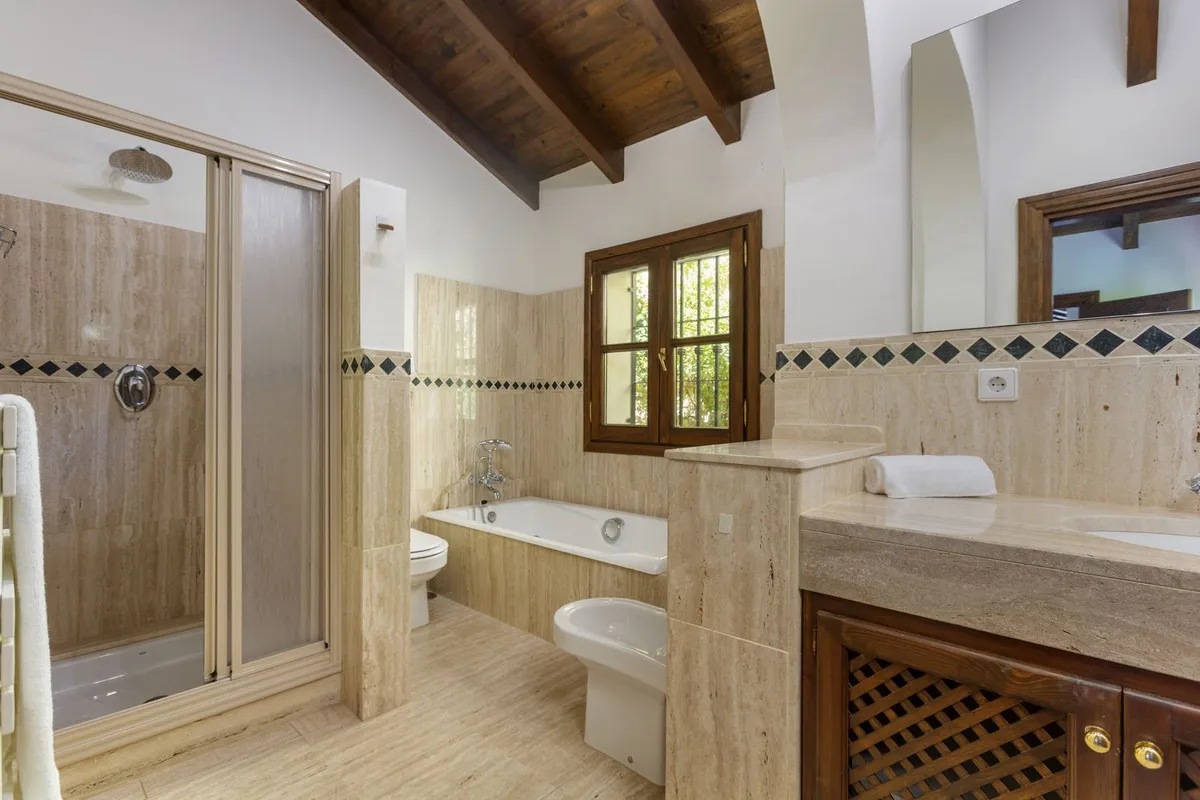 04fce9bc-0593-4ebf-9c99-fb8098f81fbd