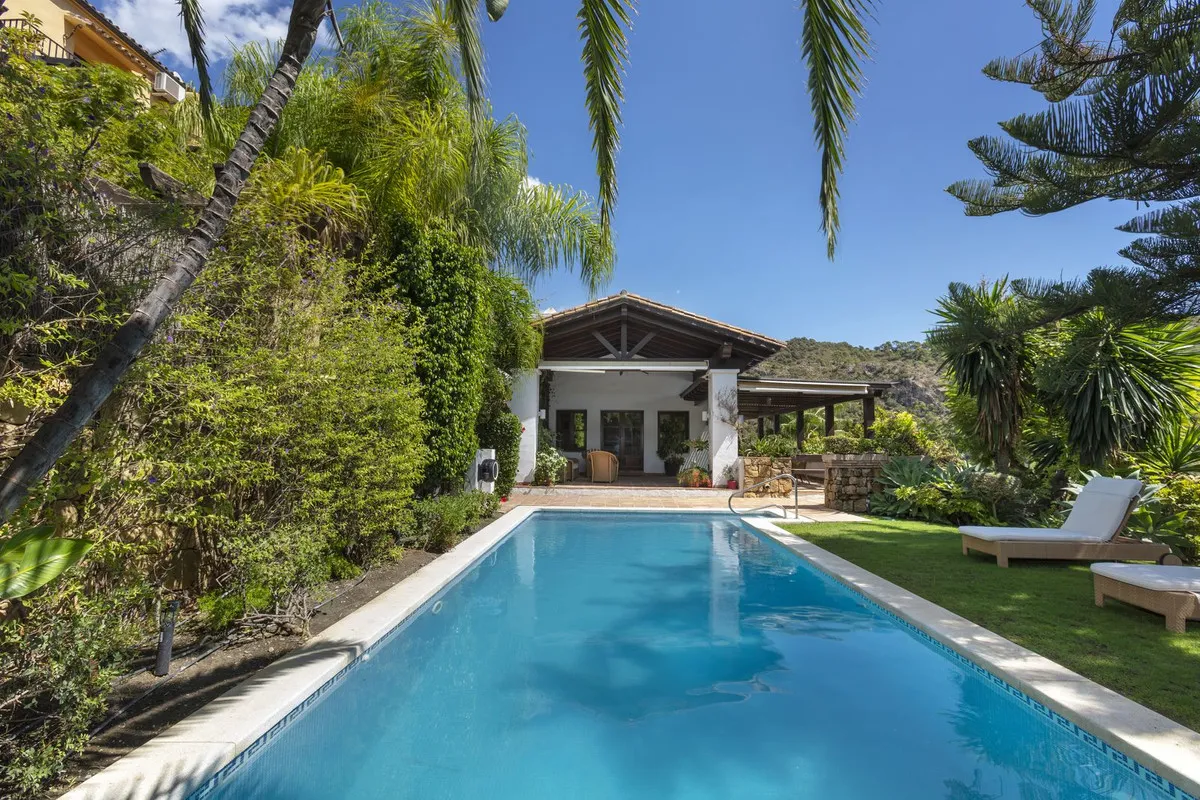 1ade2531-5807-42dc-8036-0eeaac9f3250