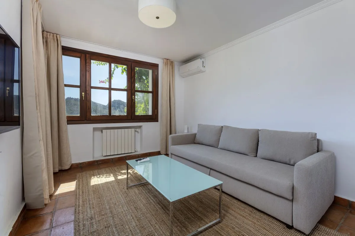 c7399db6-bb82-4d2b-bfa3-4819f2ccce53