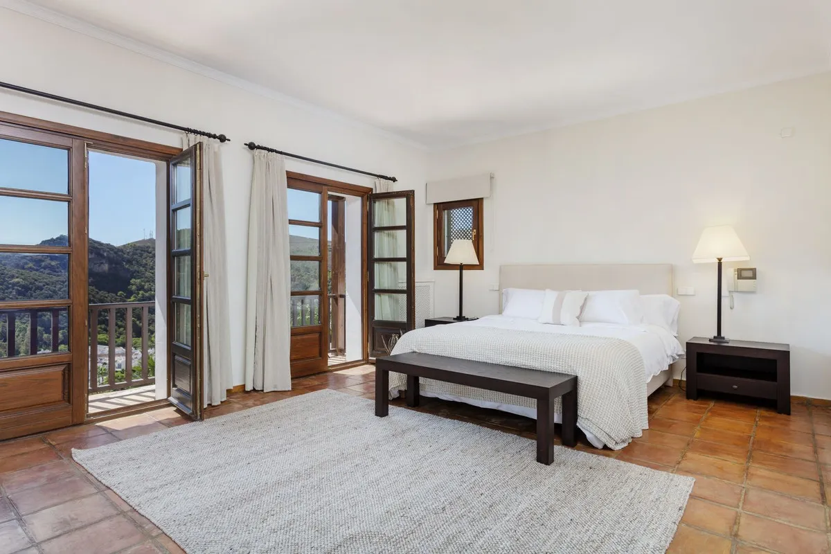 cfd81a87-1baf-4ca3-aea5-a2f496e294fe