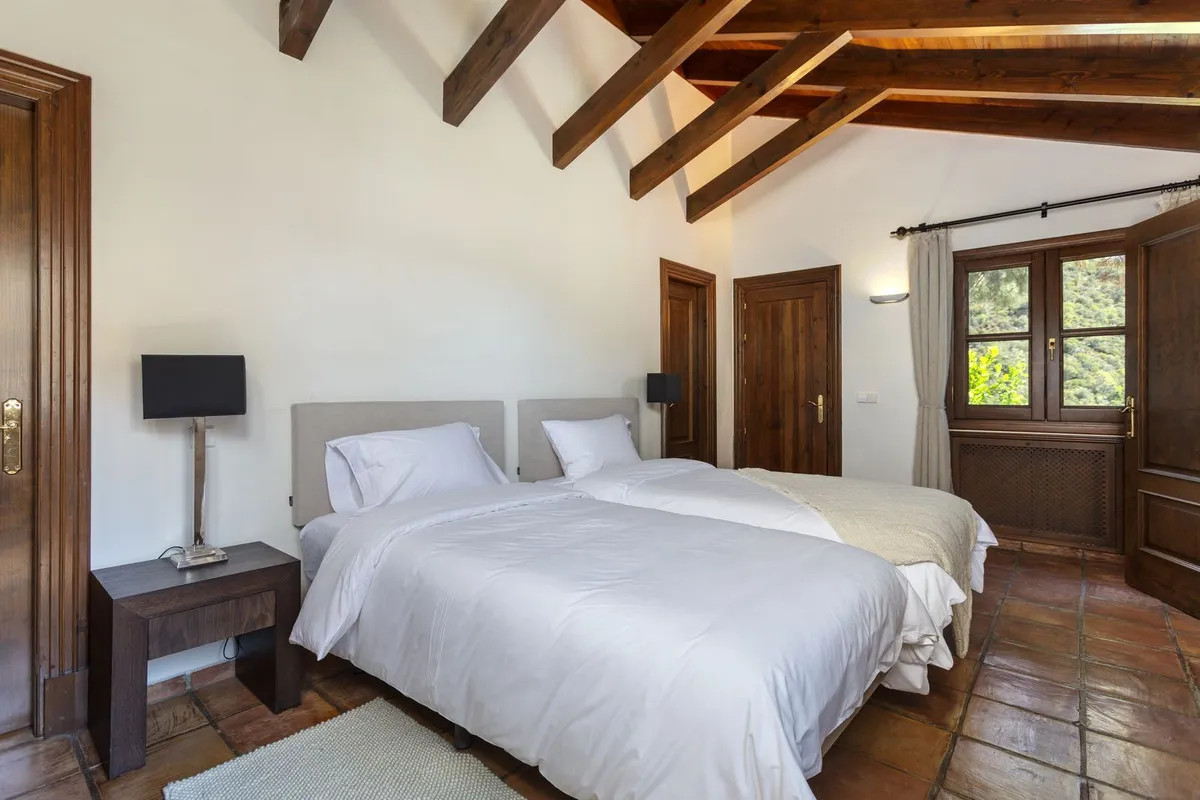 fa53237a-afba-4f28-9f96-ab03c436884e