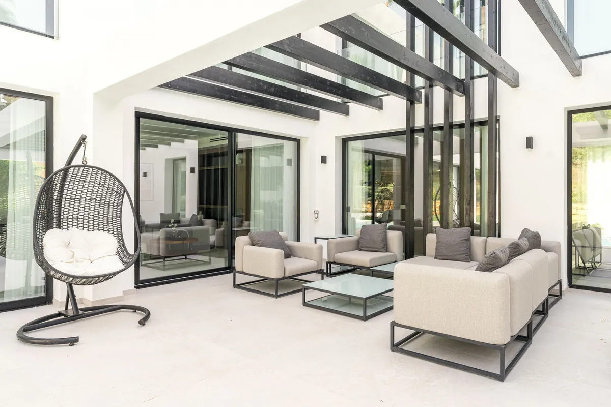 12e57a49-3640-4bb7-97ab-7ac1e42181f1