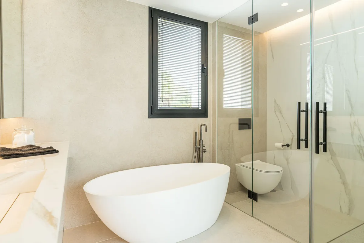 e230de9f-55a3-4c49-b8ee-e75b69b42293