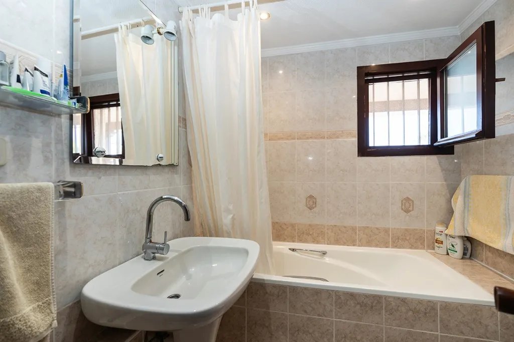 0d5d8a1f-cfdb-446f-8f15-c423ed1fa44d