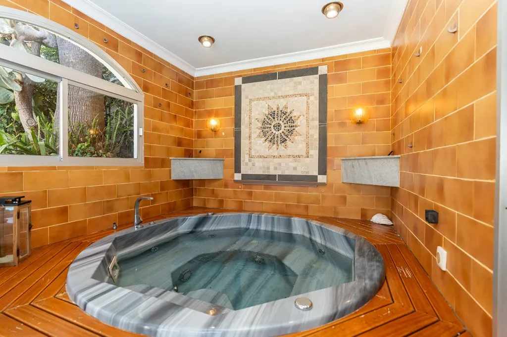 8a55a9a6-0960-4e32-86ac-a41266ac6448