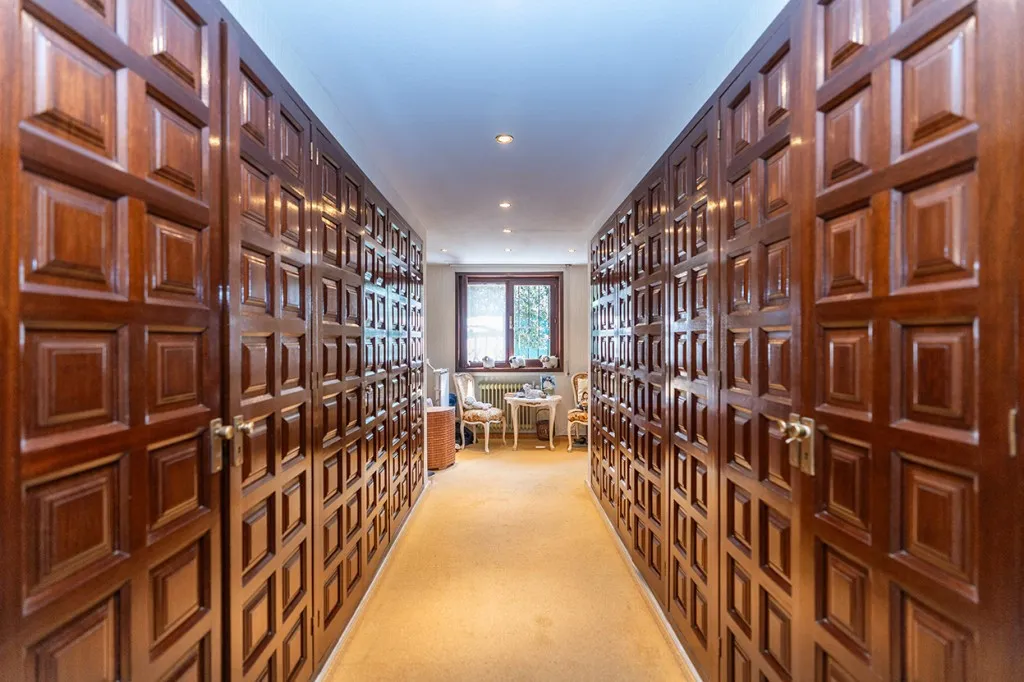 e43f9670-5542-4168-8174-633e8a3ff96b