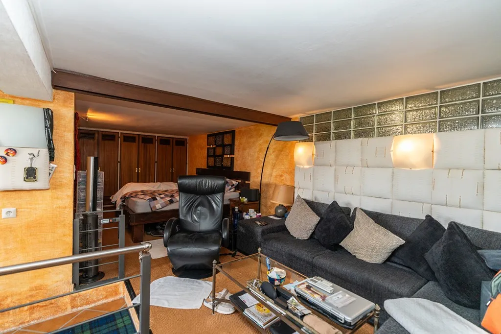 ef5609fa-cc16-473a-9248-546cb357da17