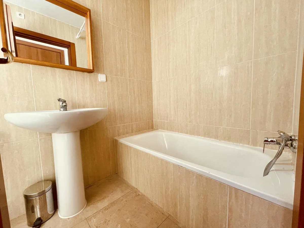 ac9a5f3b-950b-47d3-ba61-1bdc31f01719