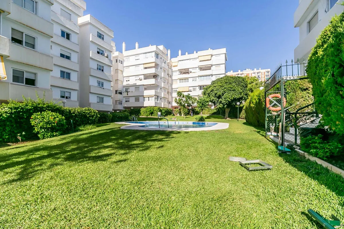 3c435985-6de7-486f-a694-7b62bc85f28b