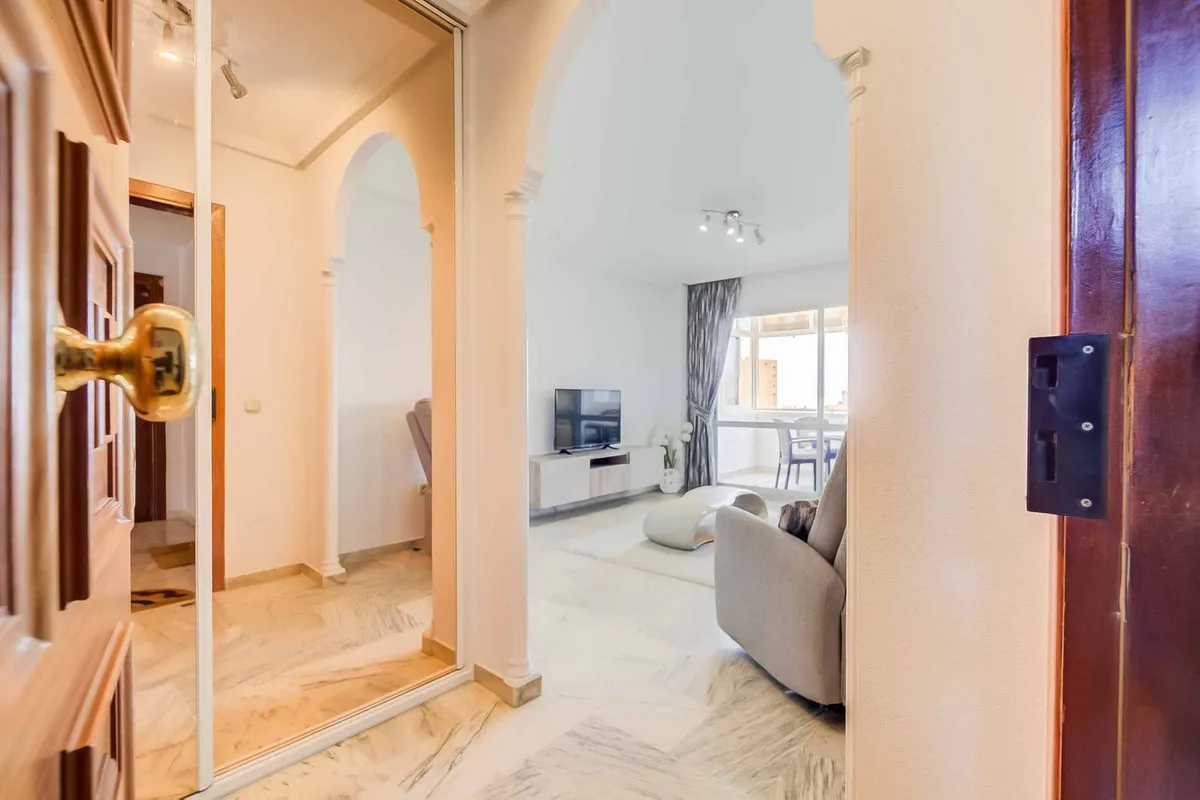 b831e06d-fe4f-48e0-a903-38c1ce80683b