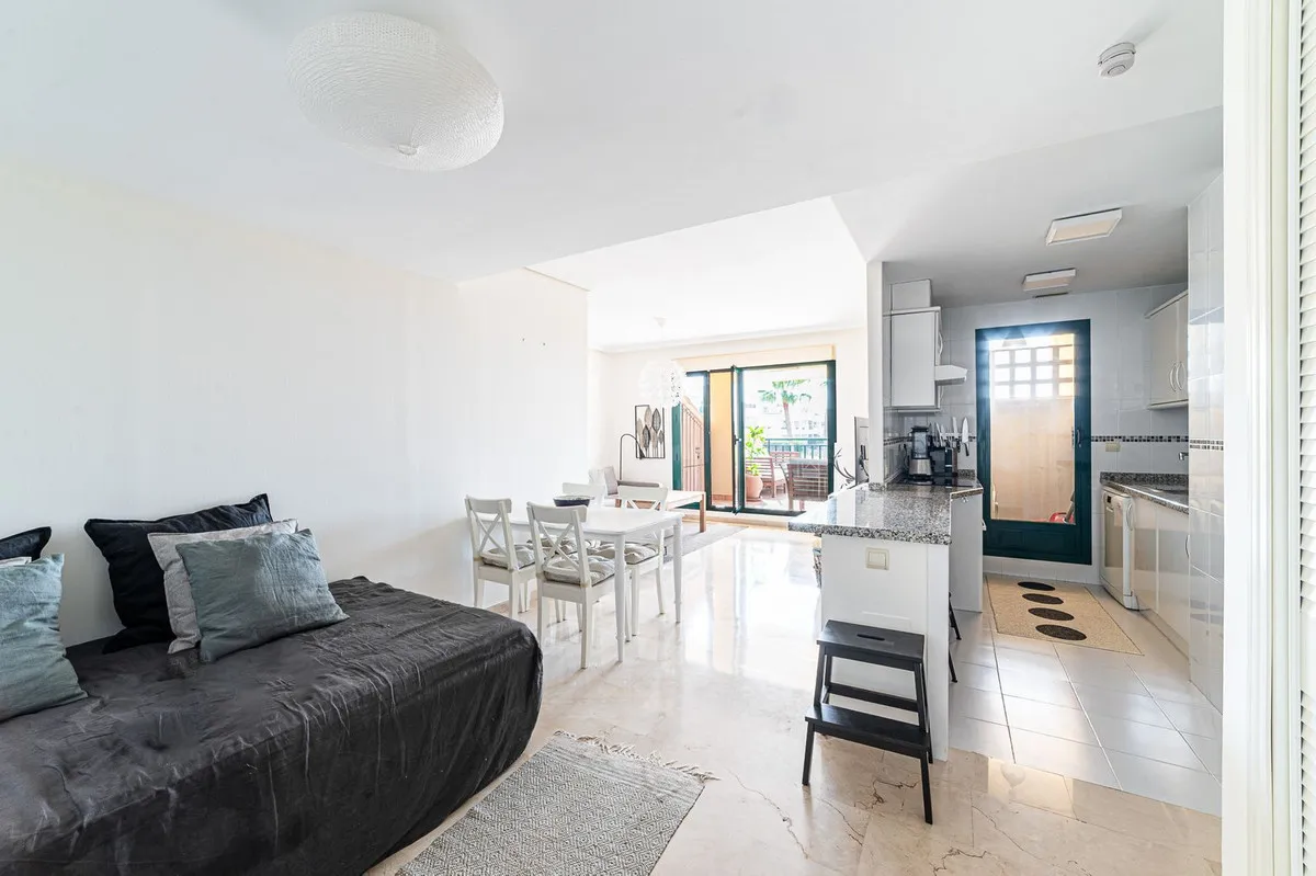 7279d6eb-0d81-4322-b672-38b98b0ec892