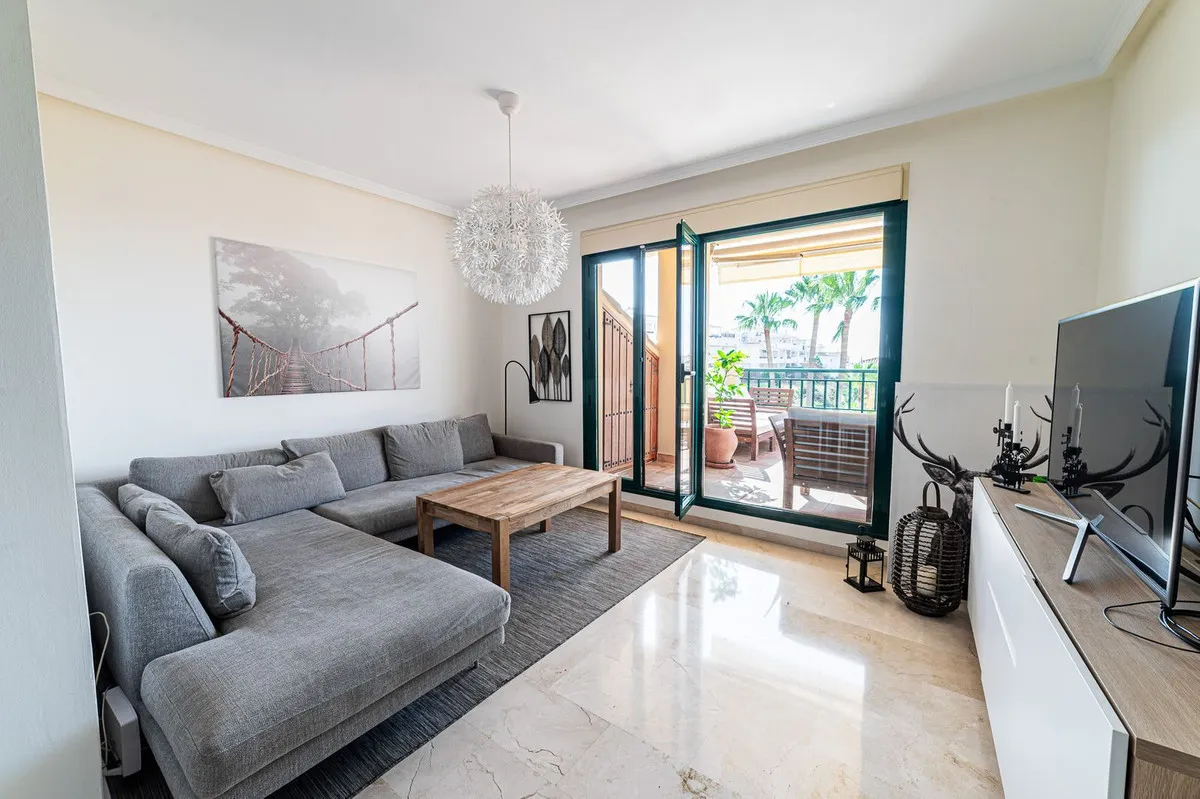 b8178b77-40ab-49ae-a8b7-19588eab0d32