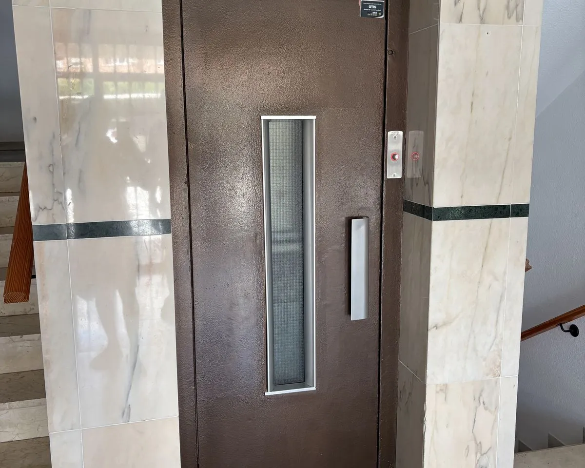 ef16bba7-b3f3-447d-9ffa-0feb5786c76a