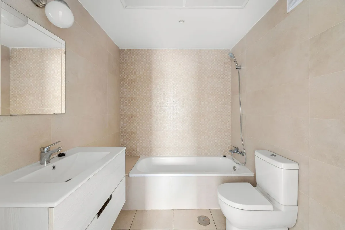 e2aa9f8b-3a22-4f7a-ba9d-0fe4768ce479