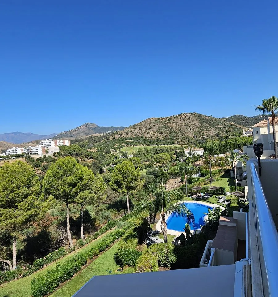 4cb30aa0-1b0b-4a00-b721-21982d451d91