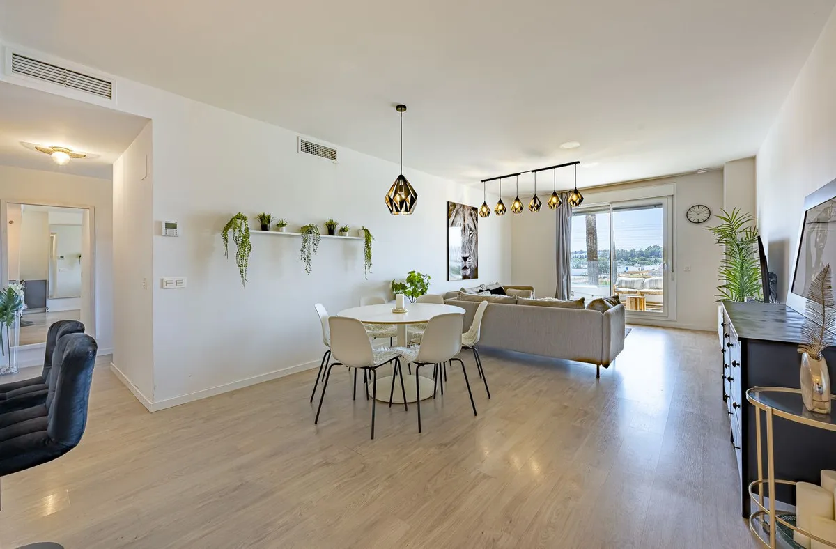 f79e442e-2367-4071-893f-800c70467faa