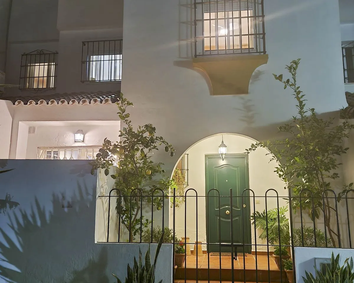 bfb83b4b-42e0-45b5-8f6d-434799557982