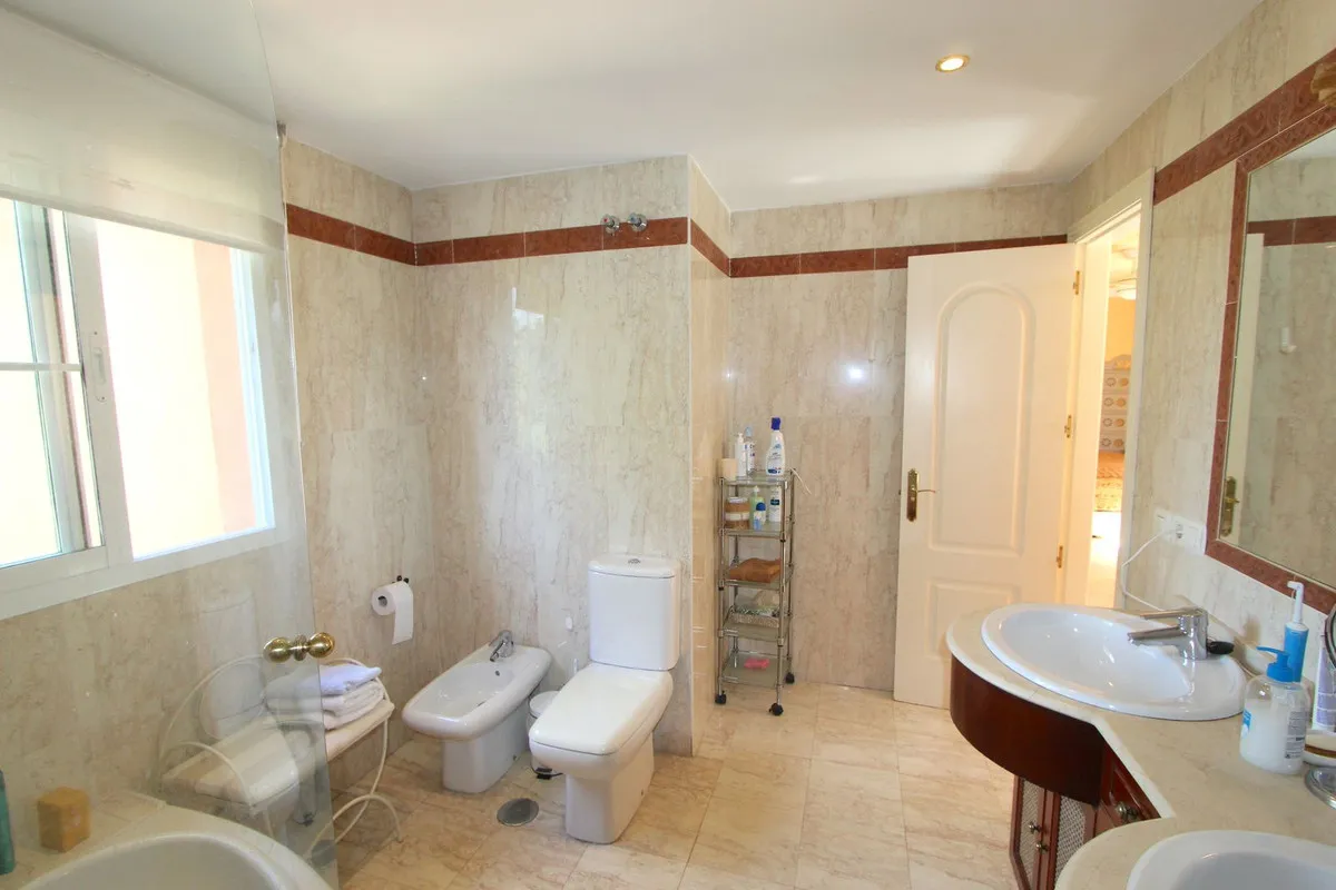 3d4b9977-3eab-4865-bd28-9eb729059561